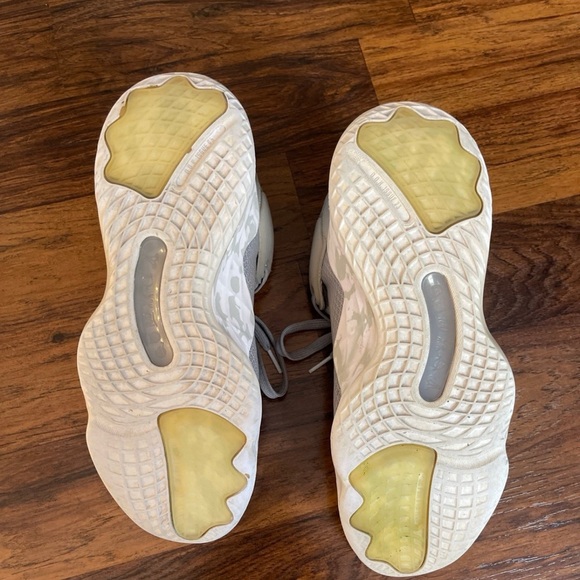 EUC Adidas Hoops Sneakers (Men’s size 10) - Picture 6 of 7